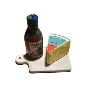 Chateau Merlot Boston Warehouse 2015 Wine/Cheese Salt & Pepper Shakers Board